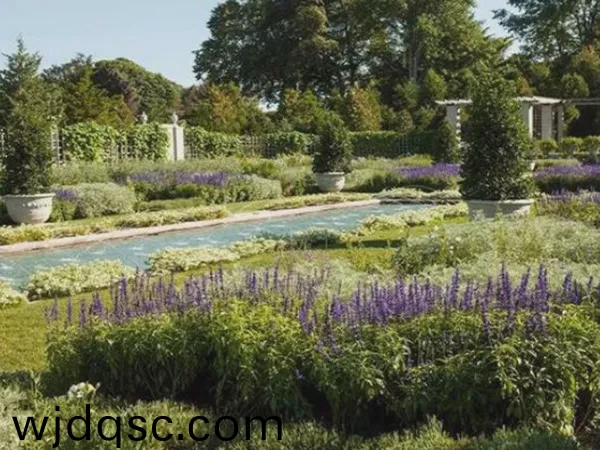 園林綠化栽植之后要開(kai)展什麼養護措施？