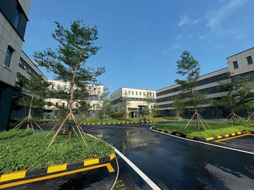 中南(nan)高科檯(tai)山智能裝(zhuang)備産業園項目園林景觀工程